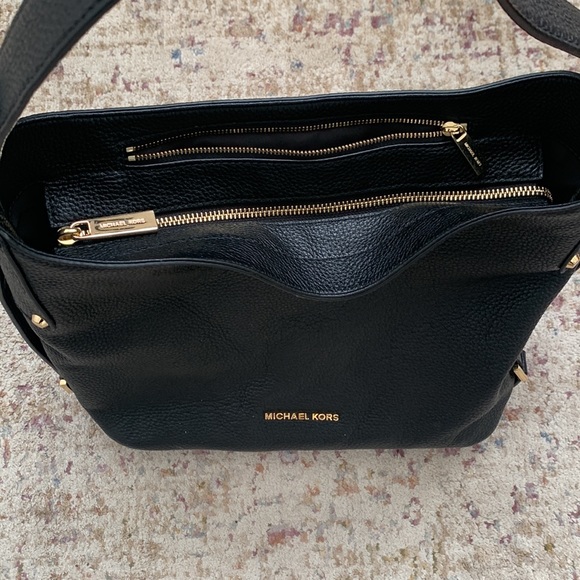 Michael Kors bucket bag - Picture 7 of 8